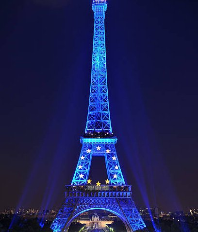 torre eiffel de noche con estrellas